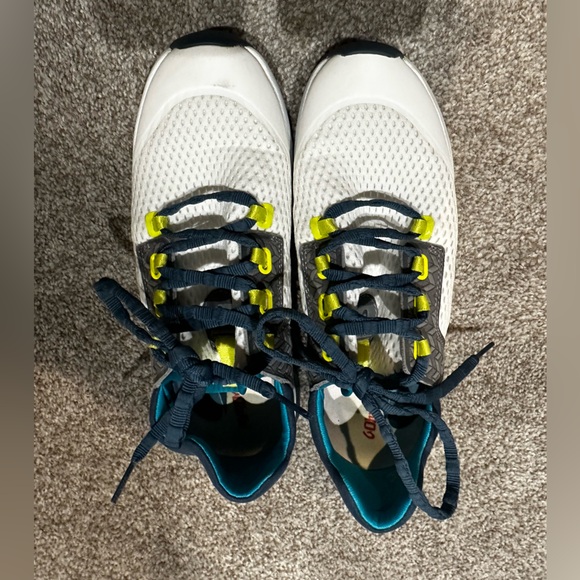 Olukai wailuku athletic shoe- size 9 - Picture 4 of 7